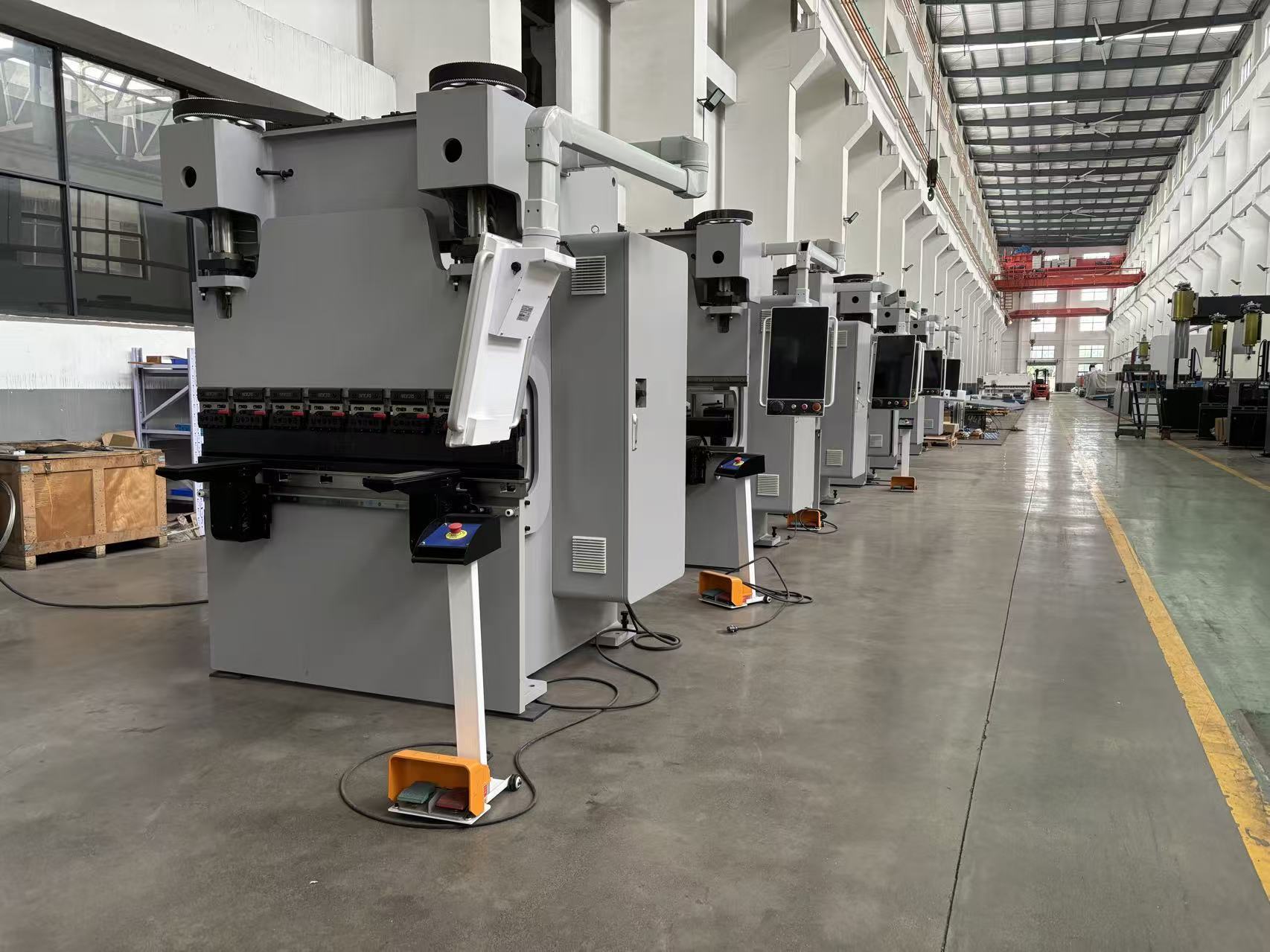 Latest company blogs about What Press Brake Tooling Should You Choose for Stainless Steel, Carbon Steel and Aluminum Bending?