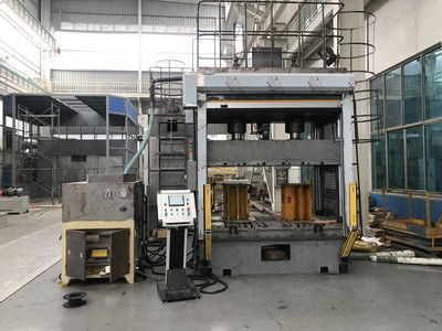 Buy Servo Drive CNC Hydraulic Press Unit 2m Long Worktable With T Type Slots online manufacture