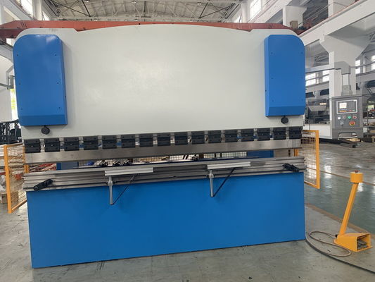 Buy CNC Hydraulic Press Brake with 6000mm Max Bending Length 400KN Max Pressure and 6mm Max Bending Thickness for Steel Plate Bending online manufacture