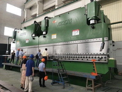 Buy Precision Tandem Press Brake with 0.02 Mm Back Gauge Accuracy, 150-500 Mm Max Stroke, and 70-180 M per Min Max Speed online manufacture