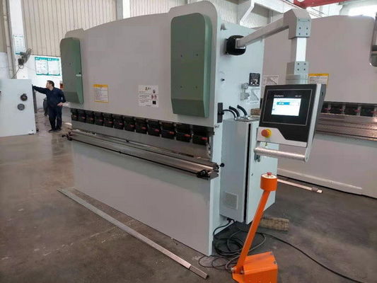 Buy Steel Metal Bending Profile Steel 40T Cnc Press Brake Bending Machine With DA41T System online manufacture