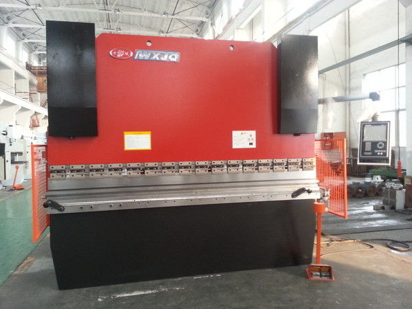 Electrical CNC Hydraulic Press Brake Sheet Metal 200T Multi Axes Controlling