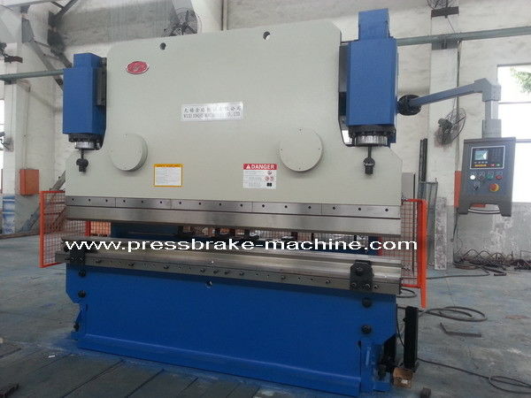 Mechnical Sheet Metal Press Brake 250T E21 NC System Adjusting Bending