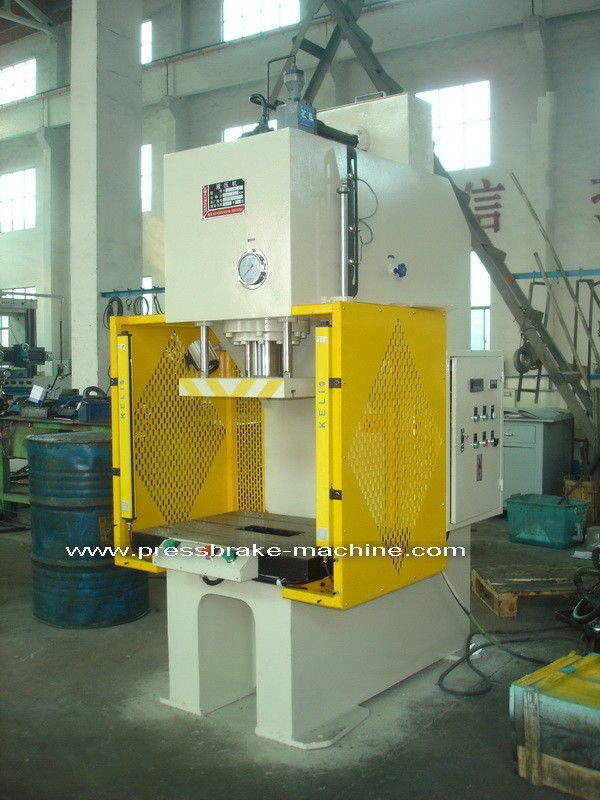 PLC Drive 2mm Sheet Metal Hydraulic C Type 125T Press Machine with 800mm worktable