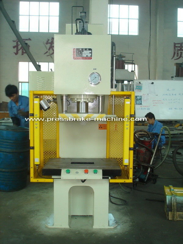 PLC Drive 2mm Sheet Metal Hydraulic C Type 125T Press Machine with 800mm worktable