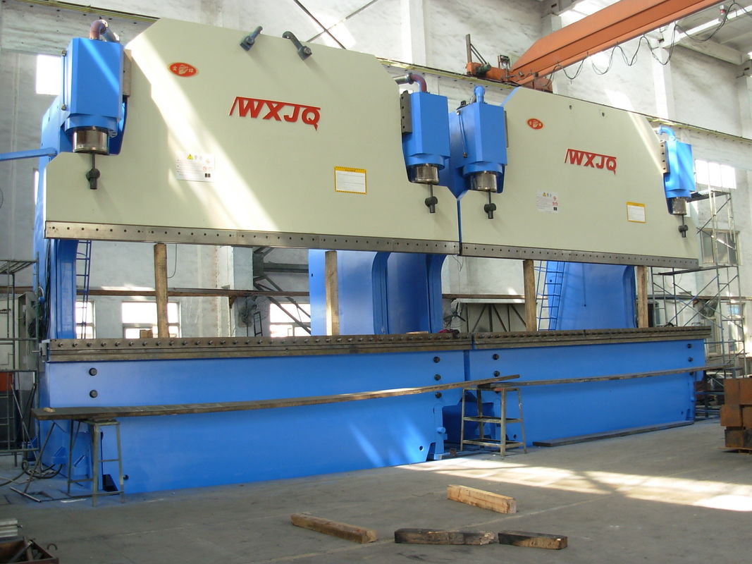 3000 Tons CNC Hydraulic Tandem Press Brake Max. Bending Angle 30 - 180 Degrees