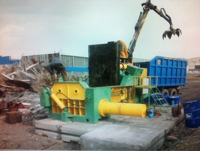 Metal Hydraulic Baling Press Machine 250Ton pressure, scrap Baling Machine