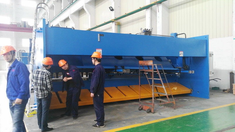 Steplessly Adjusted Beam Swing Metal Sheet Shearing Machine For Continuous Cutting