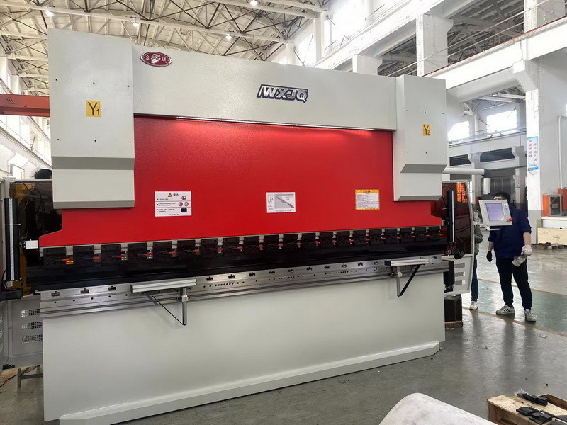 135T Mechanical CNC Hydraulic Press Brake Machine 3200mm Bending Length