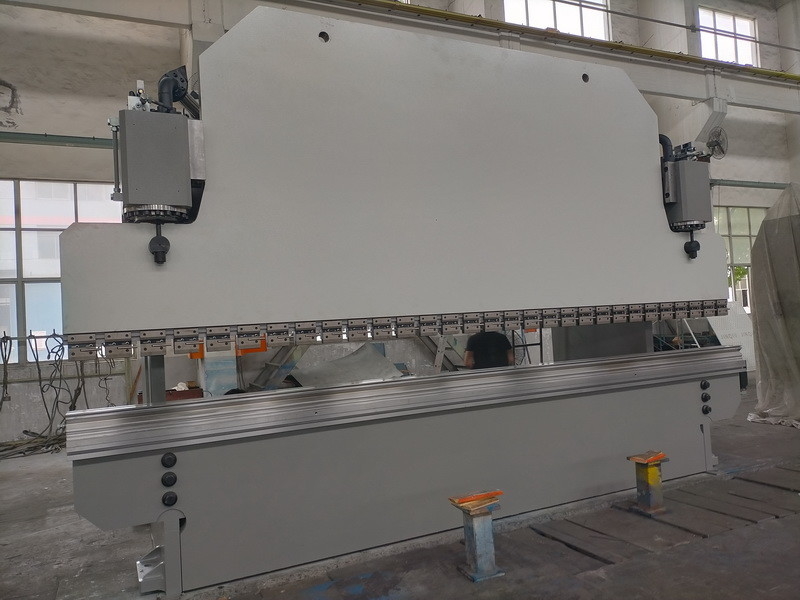 600T CNC Hydraulic Press Brake 14m length for Metal Sheet Bending and Forming
