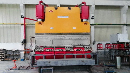 CNC Hydraulic Plate Bending Machine Easy Operation Hydraulic Press Brake