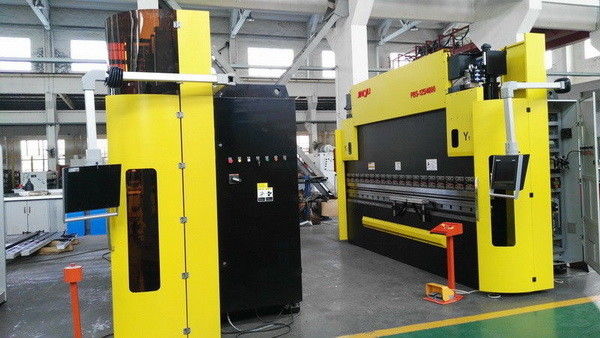 Delem System Steel CNC Hydraulic Press Brake 120T Amada Toolings 380V / 50HZ