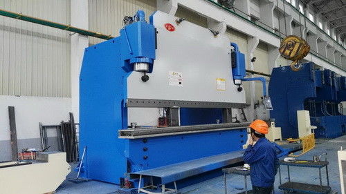 400T Force Heavy Hydraulic Press Brake 7m Length thickness 8mm Metal Sheet Bending