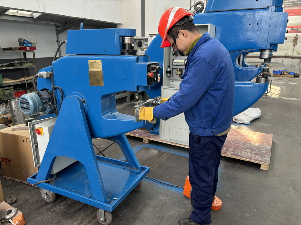 Electric Kraftfomer 350 Sheet forming Machine Power Hammer Shrinker Stretcher