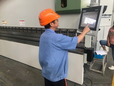 Full Automatic Process Steel Cabinet CNC Sheet Metal Bending 4000KN Press Brake