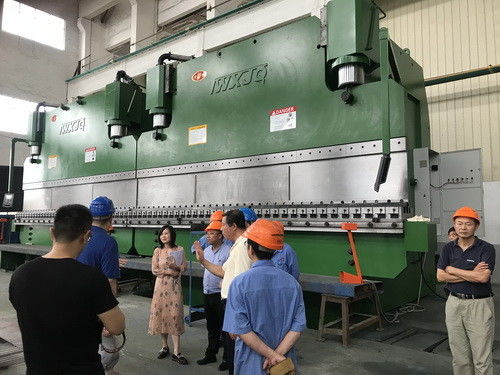 1200Tons LVD CNC Tandem Press Brake Machine 100- 3000 Tons Table Length 2 - 12m