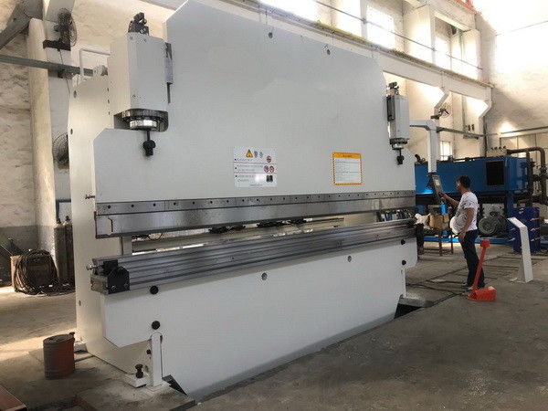 6.5M Metal Sheet CNC Hydraulic Press Brake Forming With 4000KN Force Bending steel