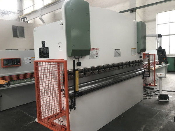 125T Force CNC Hydraulic Press Brake WE67K125/3200 For Metal Fabrication