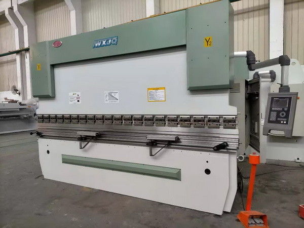 Electrical CNC Hydraulic Press Brake Sheet Metal 200T Multi Axes Controlling