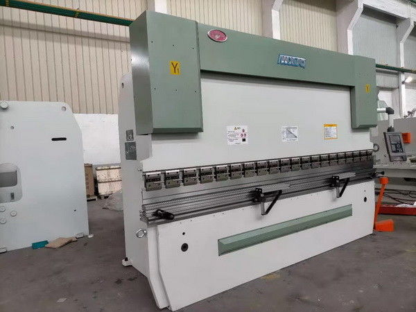 Electrical CNC Hydraulic Press Brake Sheet Metal 200T Multi Axes Controlling