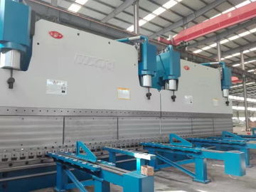 Automatic 1300T CNC Tandem Hydraulic Press Brake 415V/50Hz Bending Length 20 Meters