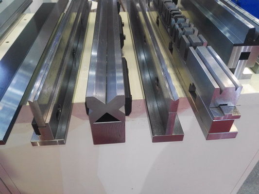 Two V Bottom Die Hydraulic Press brake Tools 42CrMo Heat Treatment HB300-350
